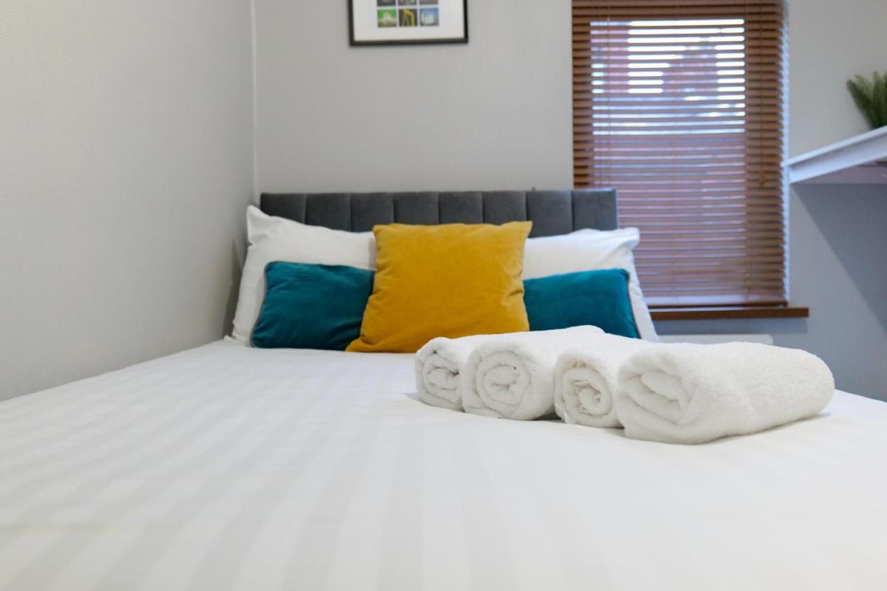 Broadway Belfast! Central Location! Sleeps 6! Exterior photo