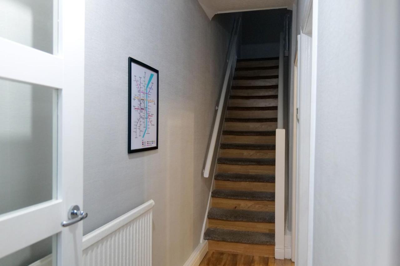 Broadway Belfast! Central Location! Sleeps 6! Exterior photo